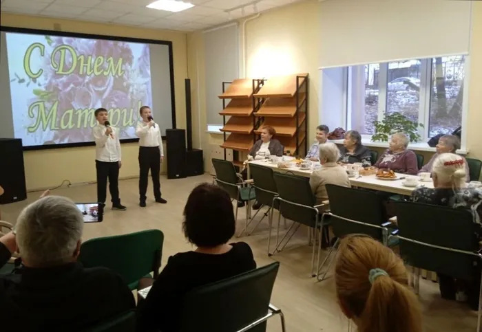 праздничная программа «Под крылом материнской любви»